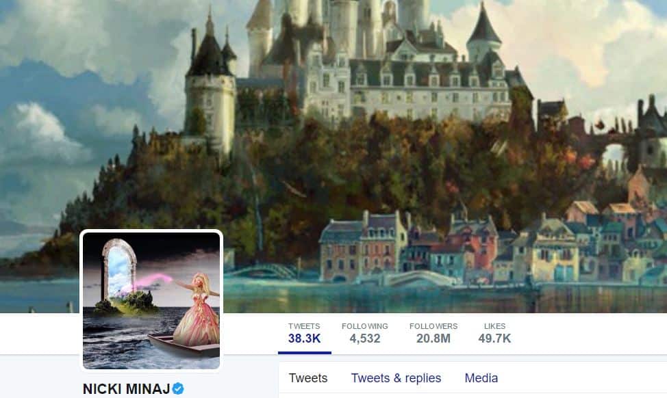 Nicki Minaj pays her fan’s college debt via twitter