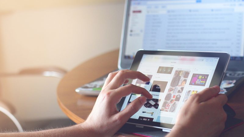 The Pros and Cons of Shopping Online