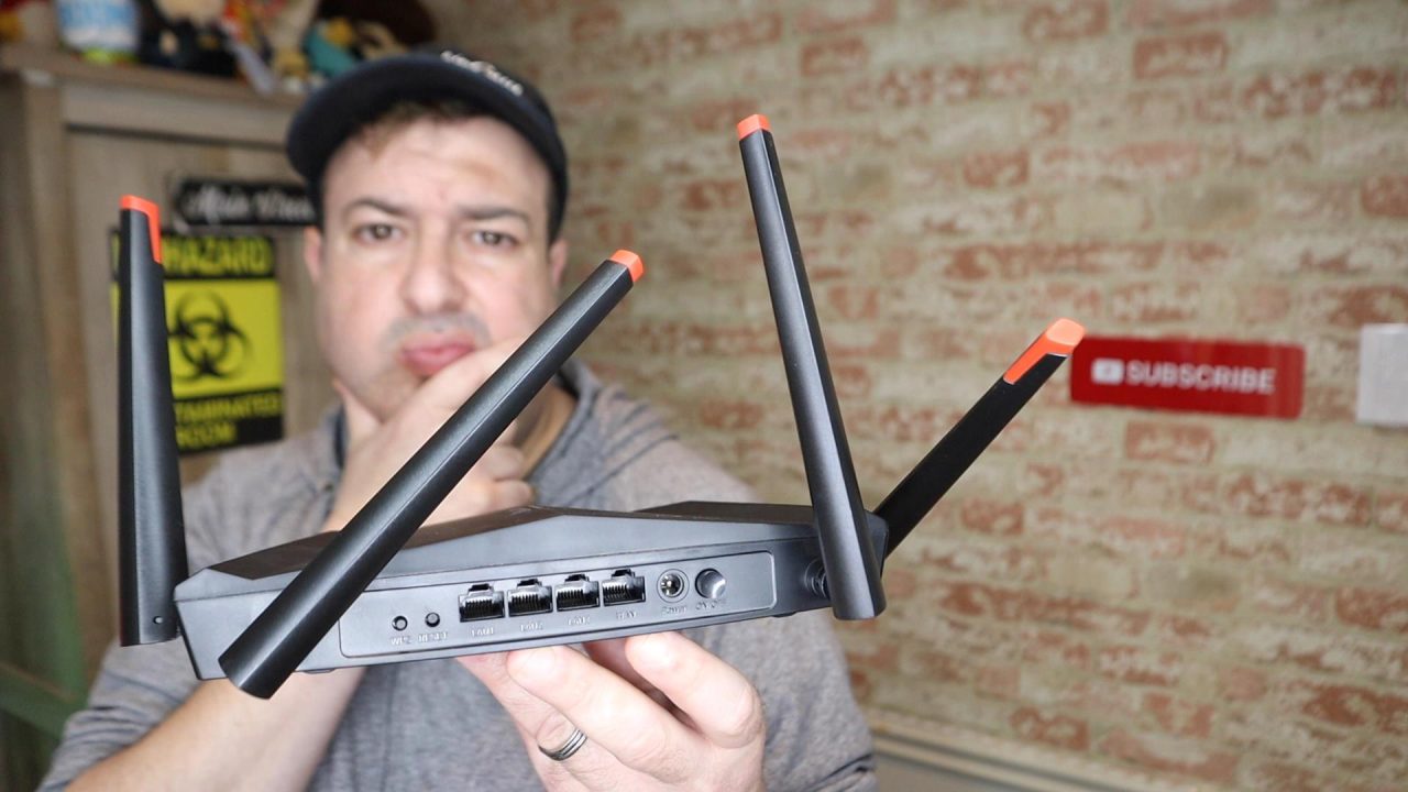 way for your router antenna position boost your WiFi TheTechieGuy